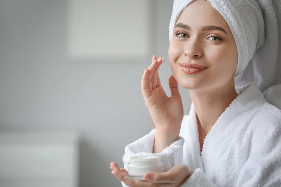 Microneedling mit PRP – ästhetische Medizin in Hamburg